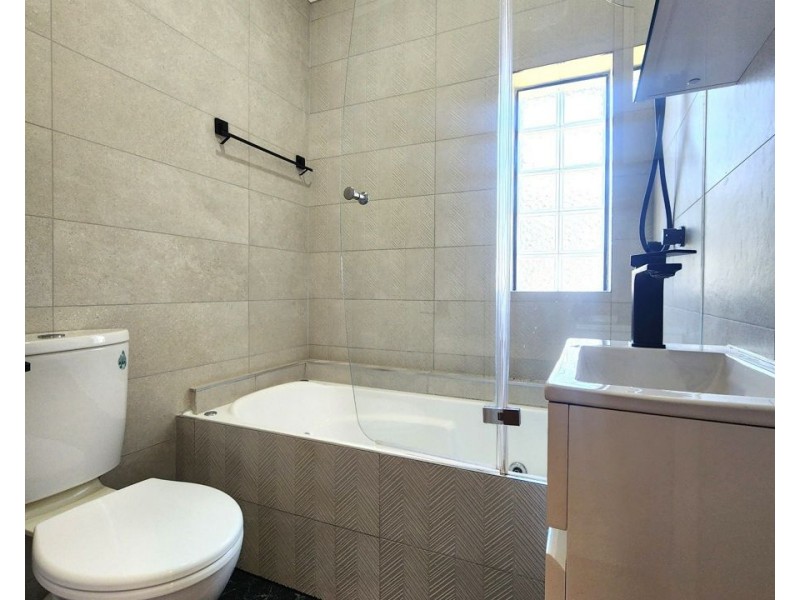 16 Olive Crescent, Peakhurst NSW 2210