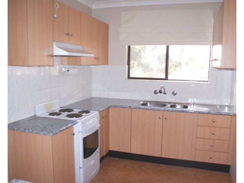 17/10-12 Forbes Street, Warwick Farm NSW 2170
