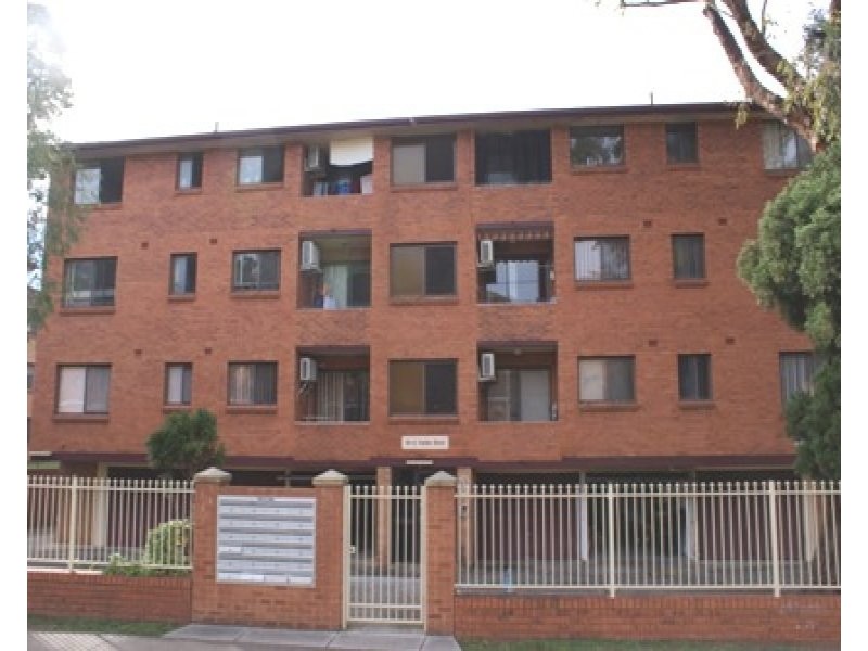 17/10-12 Forbes Street, Warwick Farm NSW 2170