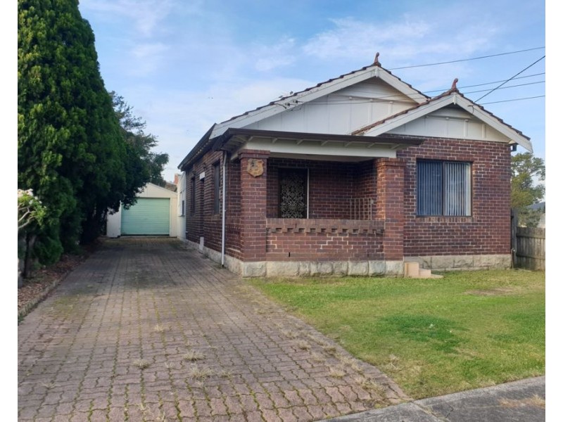 212 West Street, Blakehurst NSW 2221