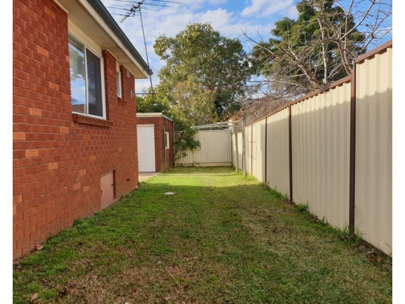 1D Barnards Avenue, Hurstville NSW 2220