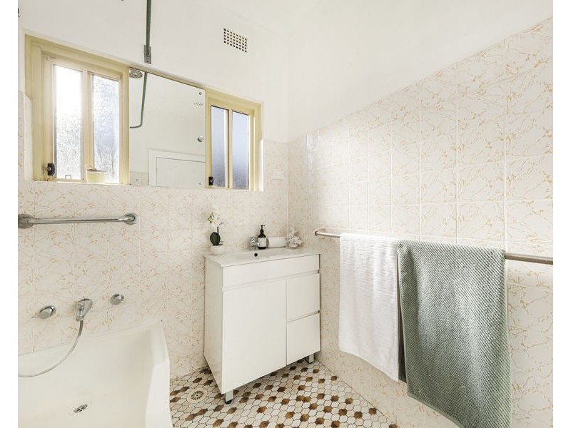 16 Slade Road, Bardwell Park NSW 2207