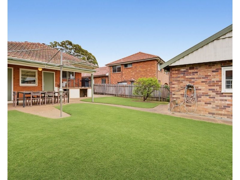26 Caloola Crescent, Beverly Hills NSW 2209