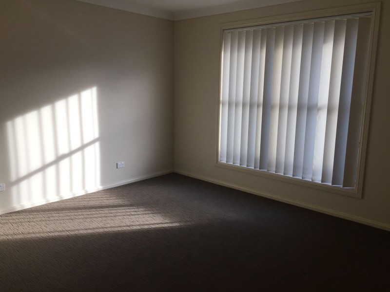 16 Niven Parade, Rutherford NSW 2320