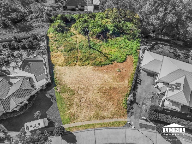 8 Castle Drive, Floraville NSW 2280