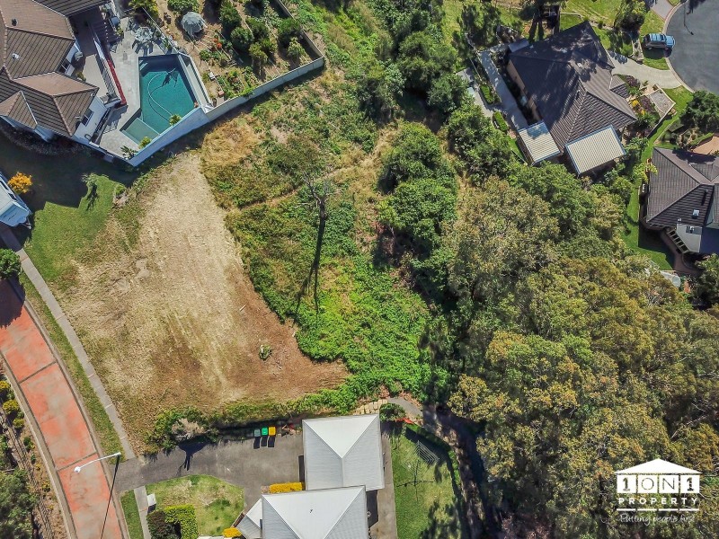 8 Castle Drive, Floraville NSW 2280