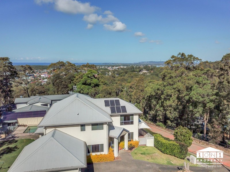 8 Castle Drive, Floraville NSW 2280
