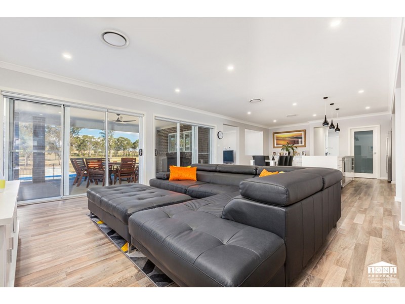 14 Carnival Close, Windella NSW 2320