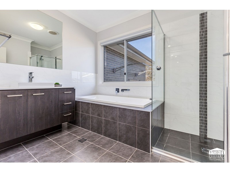 14 Carnival Close, Windella NSW 2320