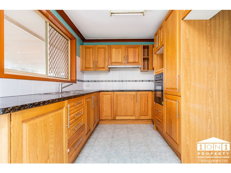 52 Michael Hill Avenue, Woodberry NSW 2322