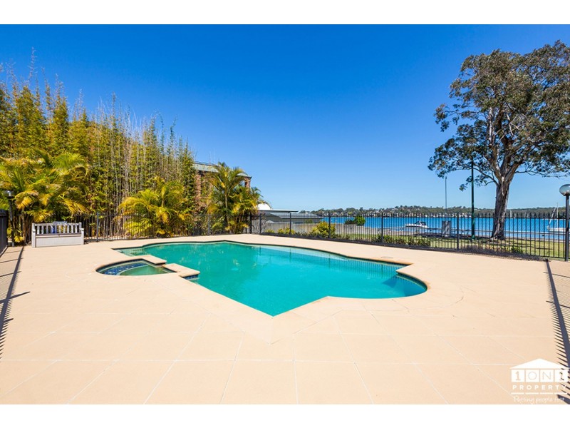 114 Sealand Road, Fishing Point NSW 2283