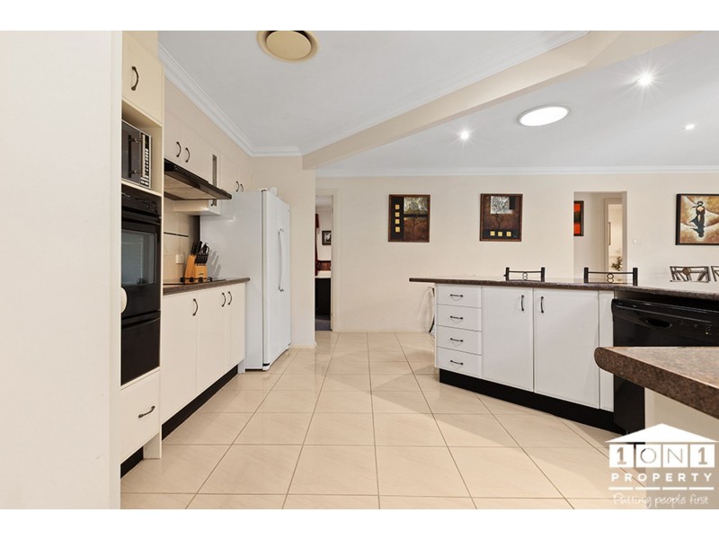 10  Halloran Way, Raymond Terrace NSW 2324