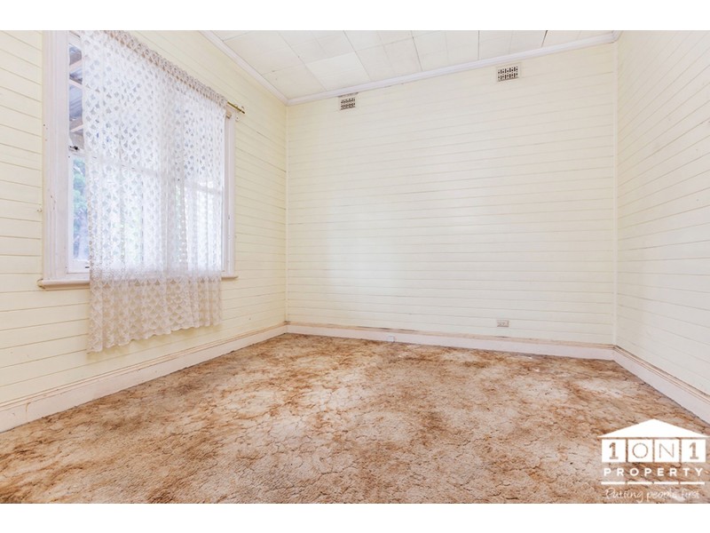 24 Roslyn Avenue, Islington NSW 2296