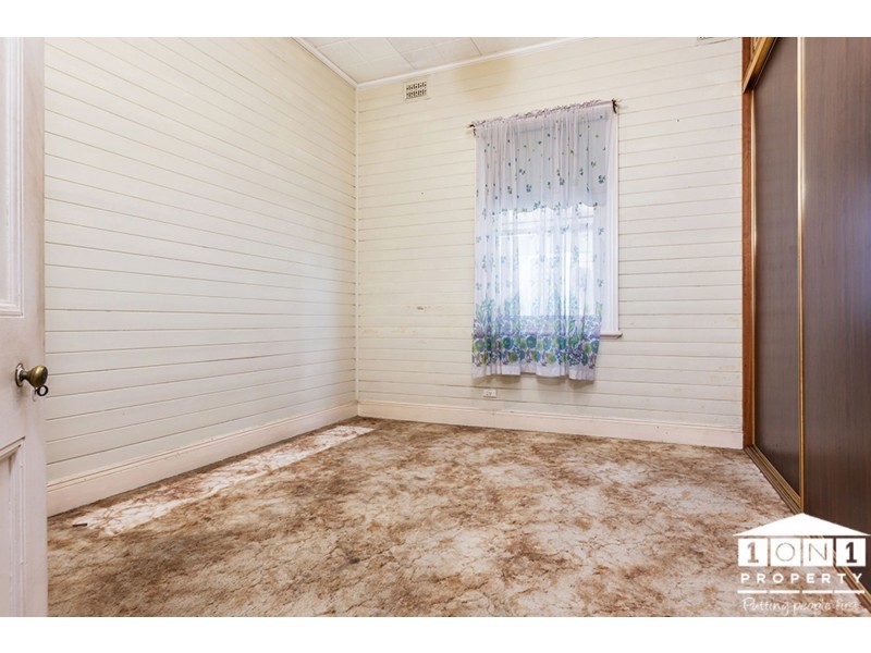 24 Roslyn Avenue, Islington NSW 2296