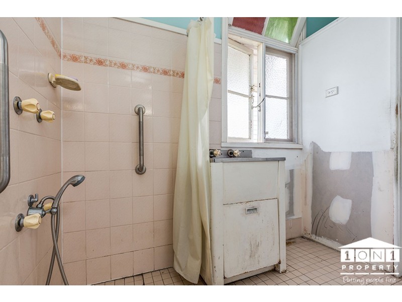 24 Roslyn Avenue, Islington NSW 2296