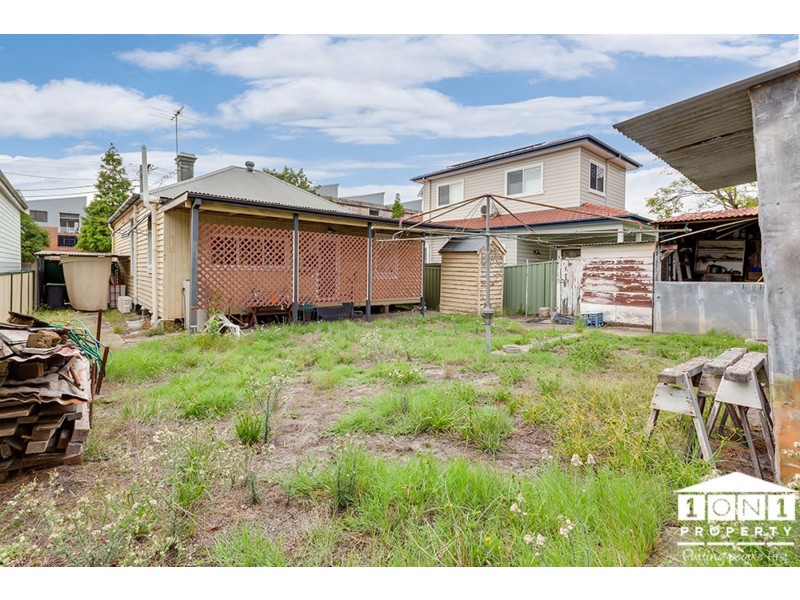 24 Roslyn Avenue, Islington NSW 2296