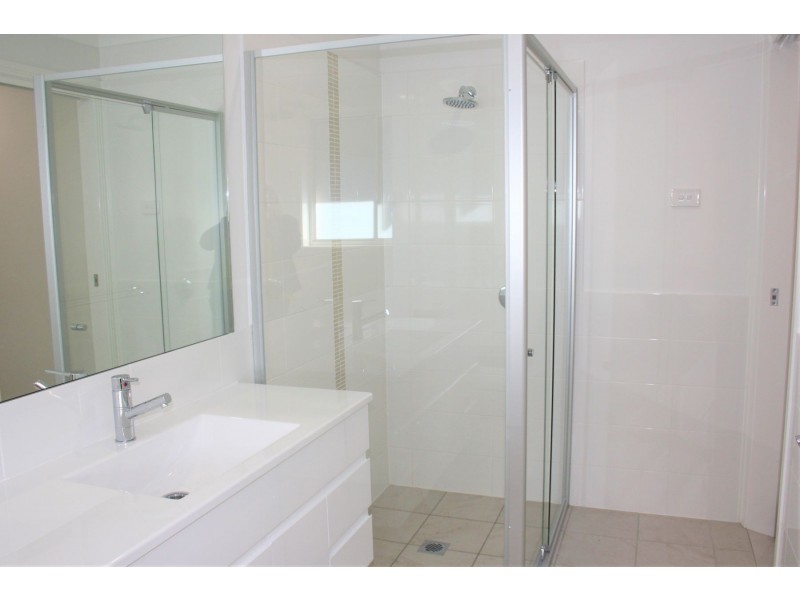 2/9 Hampden Street, Kurri Kurri NSW 2327