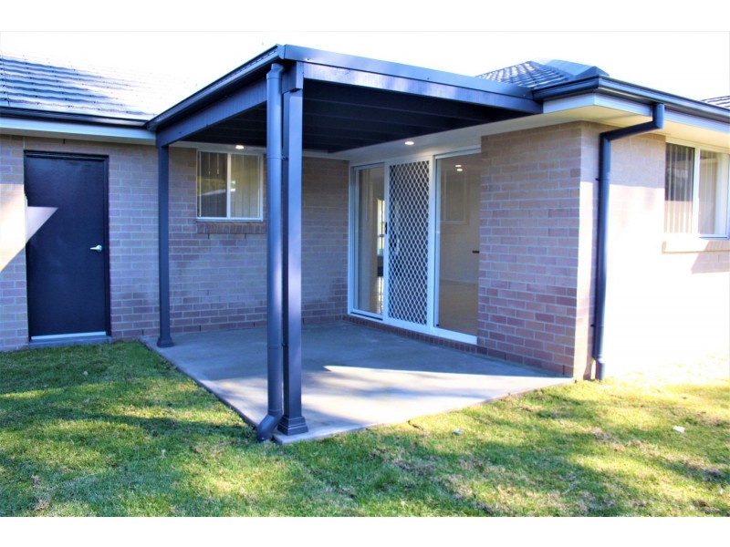2/9 Hampden Street, Kurri Kurri NSW 2327