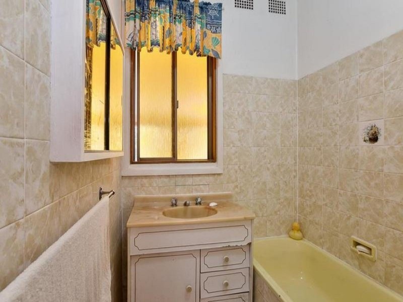 70 Grandview Road, New Lambton Heights NSW 2305