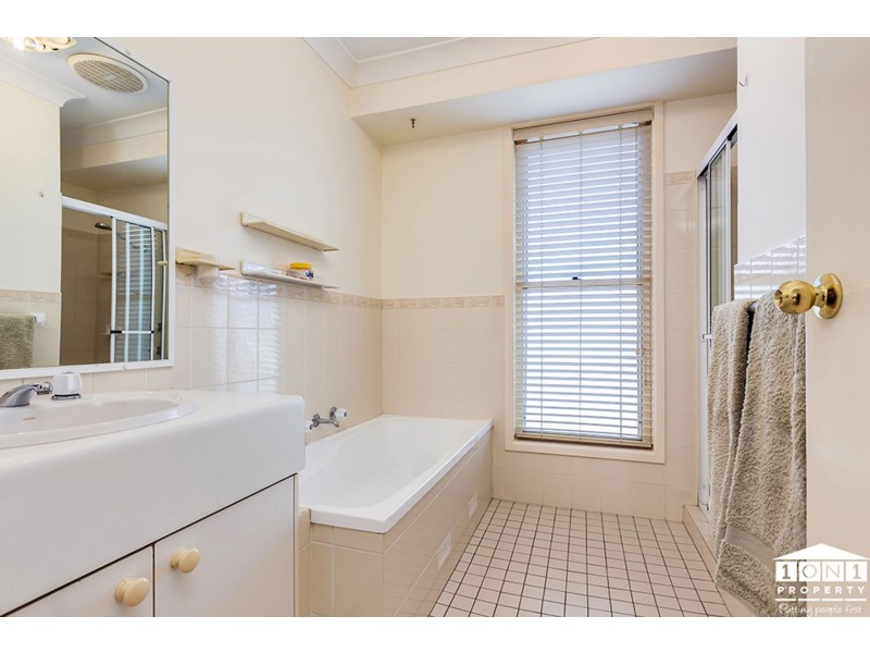 90 Auklet Road, Mount Hutton NSW 2290