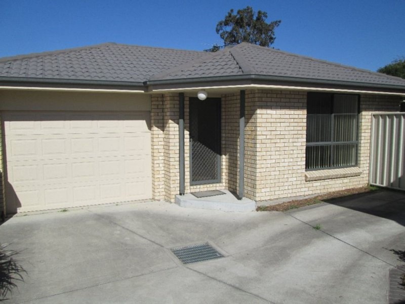 2/76 Brigantine Street, Rutherford NSW 2320