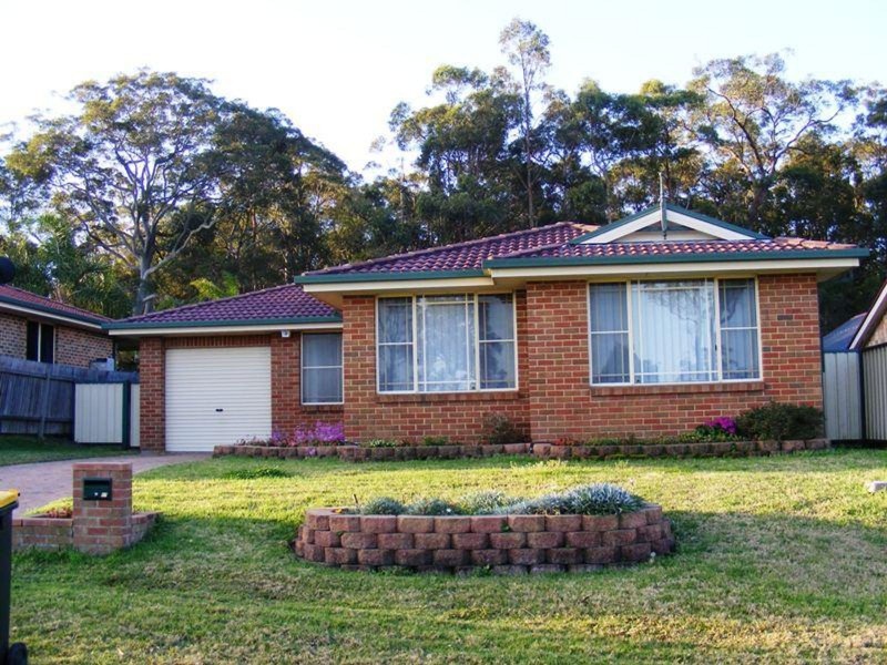 17 Yarran Close, Cameron Park NSW 2285
