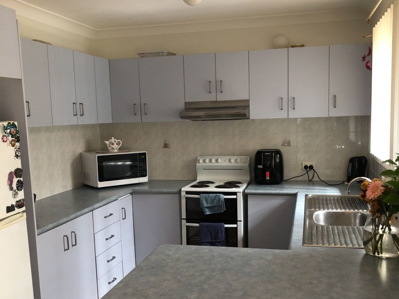 17 Yarran Close, Cameron Park NSW 2285