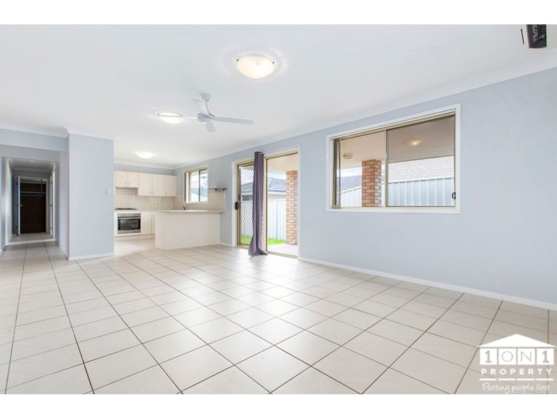 2 Gilmore Street, Cameron Park NSW 2285