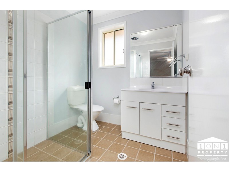 2 Gilmore Street, Cameron Park NSW 2285