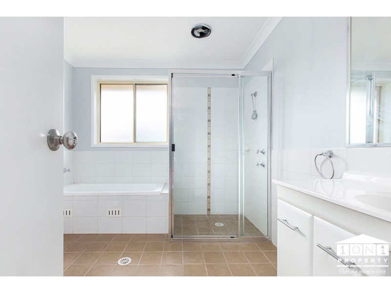 2 Gilmore Street, Cameron Park NSW 2285