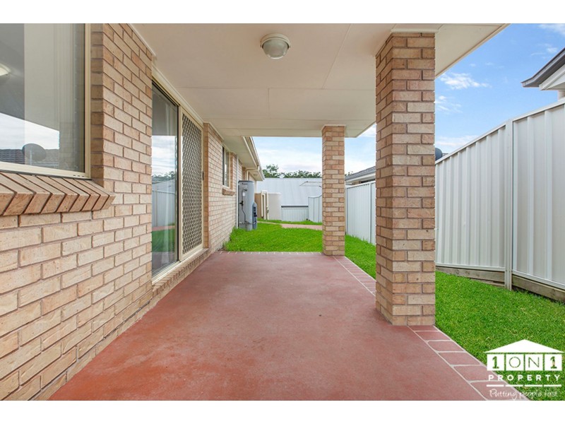 2 Gilmore Street, Cameron Park NSW 2285