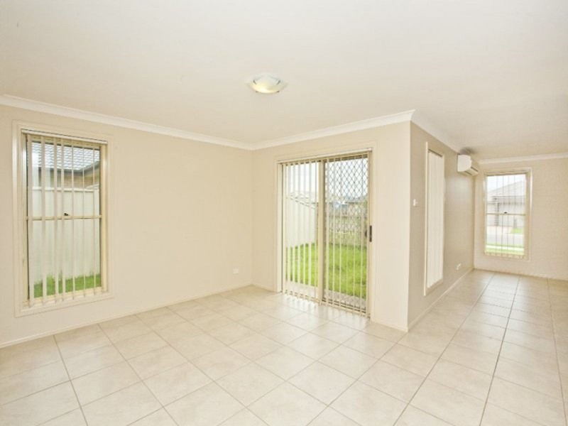 16 Niven Parade, Rutherford NSW 2320