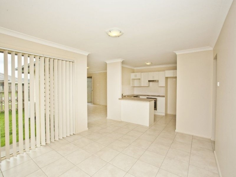 16 Niven Parade, Rutherford NSW 2320