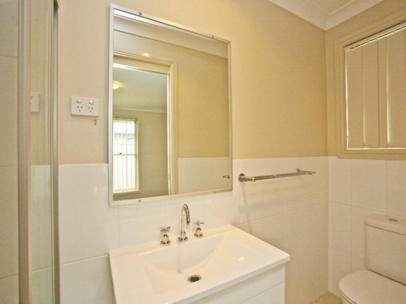 16 Niven Parade, Rutherford NSW 2320