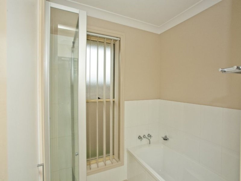 16 Niven Parade, Rutherford NSW 2320