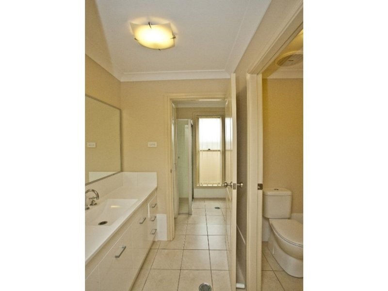 16 Niven Parade, Rutherford NSW 2320