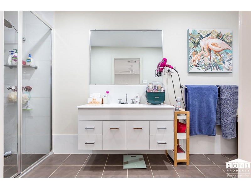 19 Armour Drive, Cameron Park NSW 2285