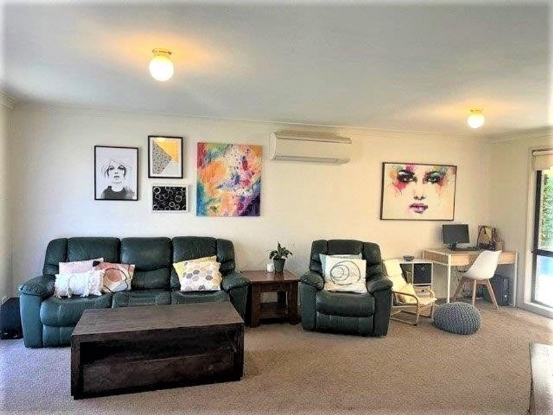 25 Worcester Drive, East Maitland NSW 2323