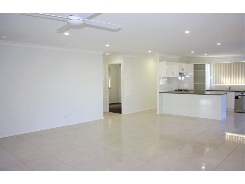 2/9 Hampden Street, Kurri Kurri NSW 2327