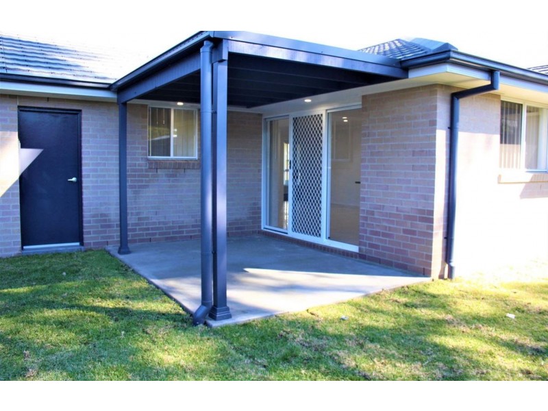 2/9 Hampden Street, Kurri Kurri NSW 2327