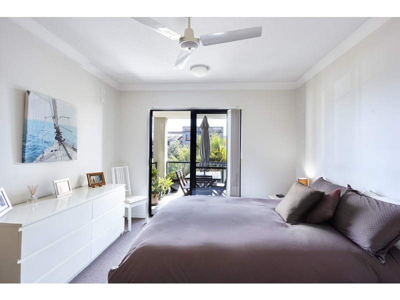 12/111-113 Golden Four Drive, Bilinga QLD 4225