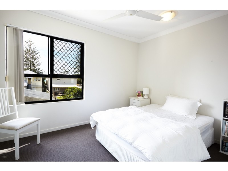 12/111-113 Golden Four Drive, Bilinga QLD 4225