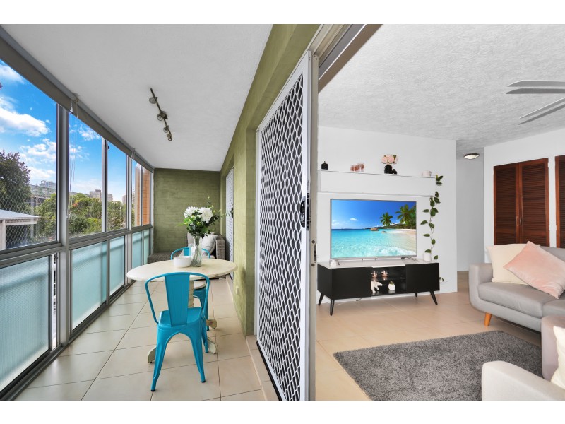 2/50 Mclean Street, Coolangatta QLD 4225
