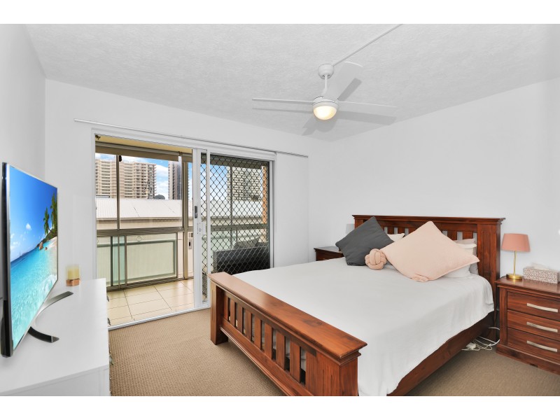 2/50 Mclean Street, Coolangatta QLD 4225