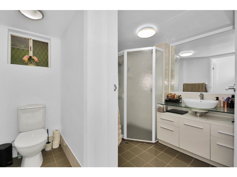 2/50 Mclean Street, Coolangatta QLD 4225