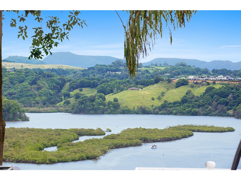 64 Hillcrest Avenue, Tweed Heads South NSW 2486