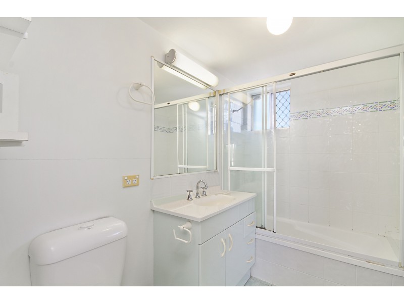 4/122 Musgrave Street, Coolangatta QLD 4225