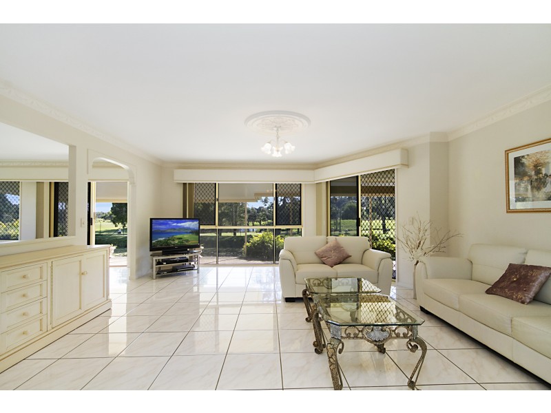 16 Huntingdale Place, Banora Point NSW 2486