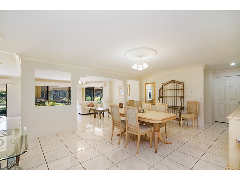 16 Huntingdale Place, Banora Point NSW 2486