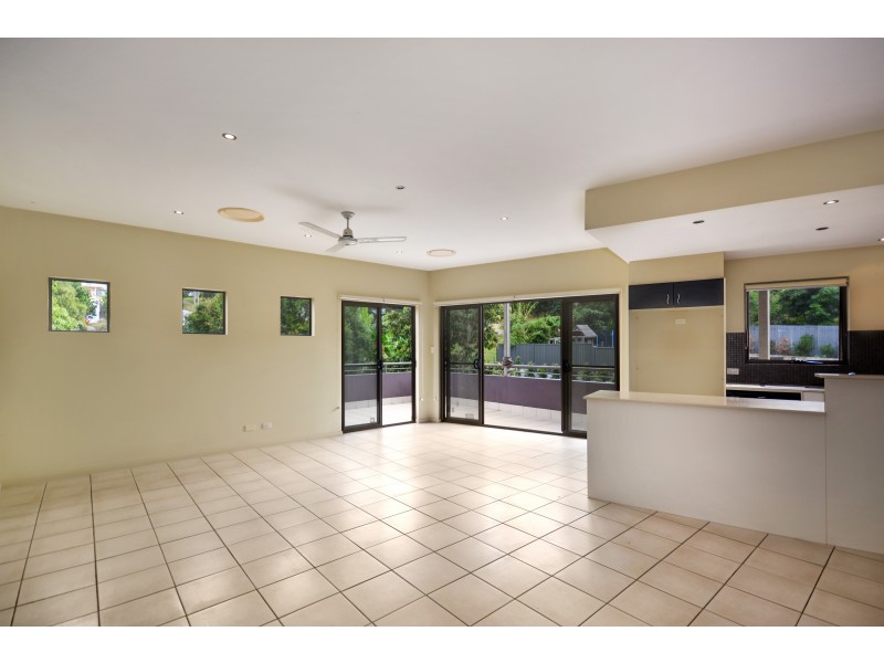 8/77 McLean Street, Coolangatta QLD 4225